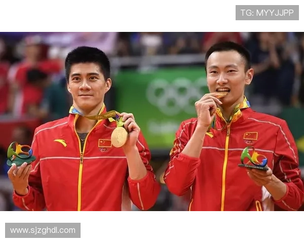 南京羽毛球队与重庆羽毛球队赛后复盘分析团队配合与战术执行的关键因素