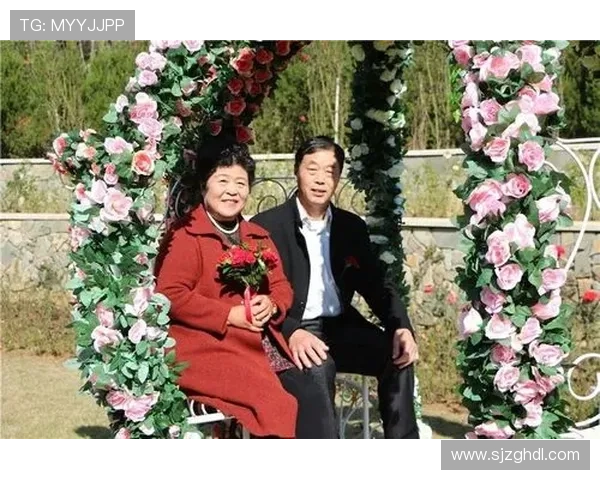 老年足球明星重聚欢庆时刻精彩视频回顾与感动瞬间分享