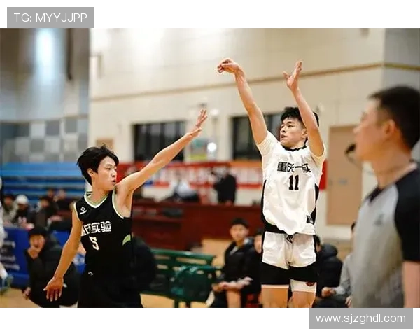 重庆篮球队以81分领跑世界锦标赛积分榜展现强劲实力